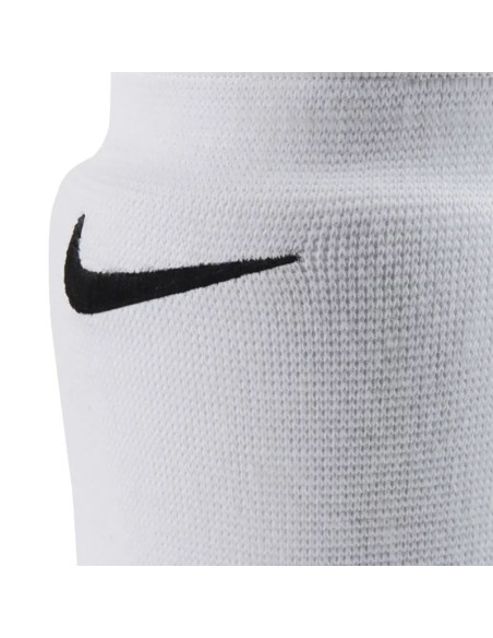Nike essential knee pads 2ppk nvp06-100 białe m/l