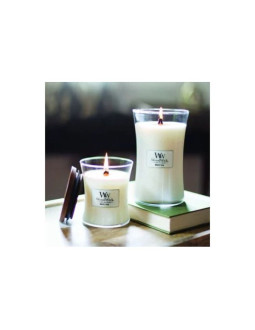 Świeca średnia white teak woodwick 2