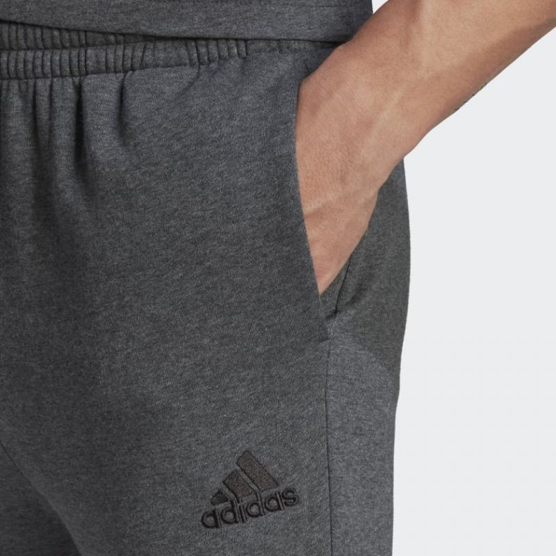 Spodnie adidas fleece regular taprered pants m