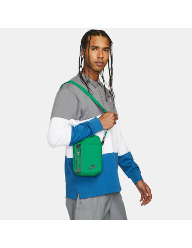 Saszetka nike elemental premium dn2557