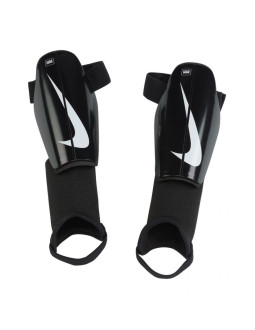 Ochraniacze piłkarskie nike charge dx4610