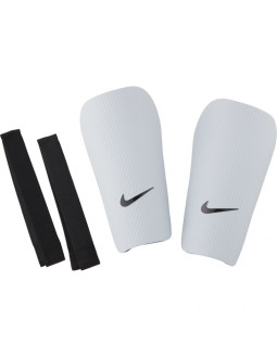 Ochraniacze piłkarskie nike j guard-ce sp2162