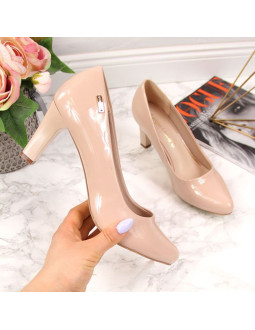 Czółenka na słupku lakierowane sergio leone w