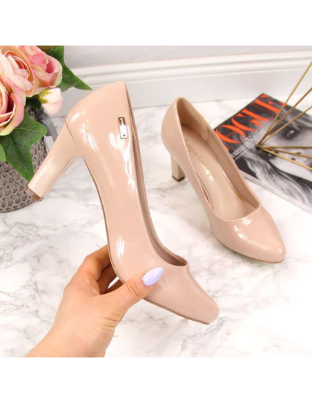 Czółenka na słupku lakierowane sergio leone w