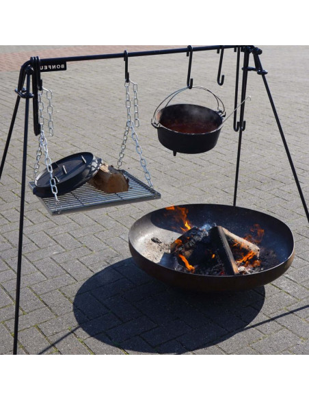 Stojak stalowy bonfeu nad ognisko