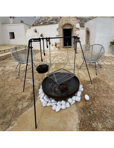 Stojak stalowy bonfeu nad ognisko