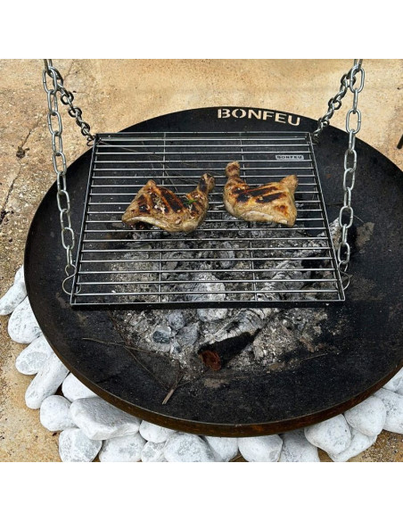 Stojak stalowy bonfeu nad ognisko