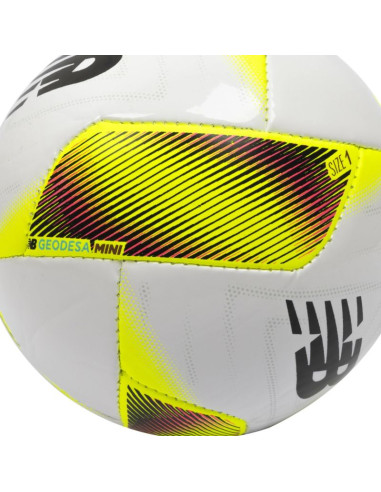 Piłka nożna new balance geodesa trainer football