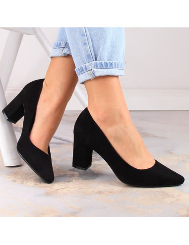 Czółenka zamszowe na słupku sergio leone w sk403