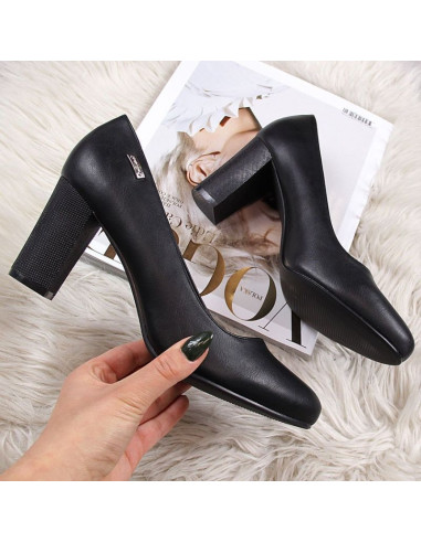 Czółenka na słupku sergio leone w sk193