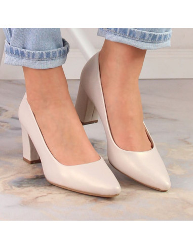 Czółenka na słupku sergio leone w