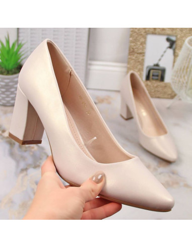 Czółenka na słupku sergio leone w