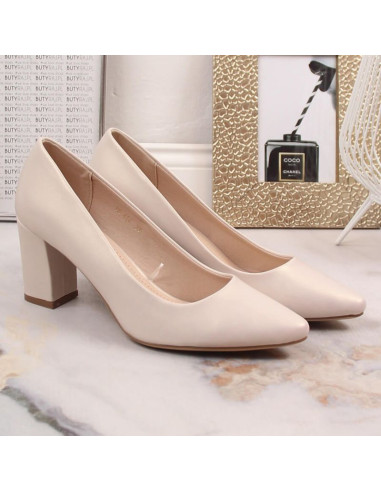 Czółenka na słupku sergio leone w