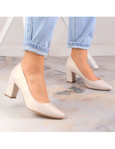 Czółenka na słupku sergio leone w