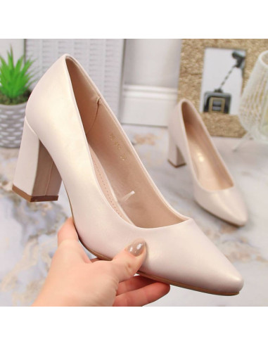 Czółenka na słupku sergio leone w