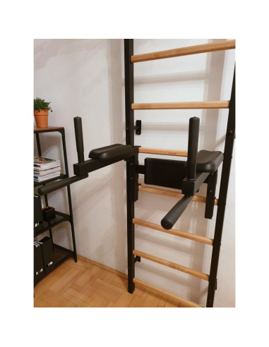 Drabinka gimnastyczna z drążkiem poręczą do ćwiczeń i ławeczką benchk 723b