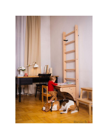Drabinka z drewnianym do podciągania z biurkiem benchk 112