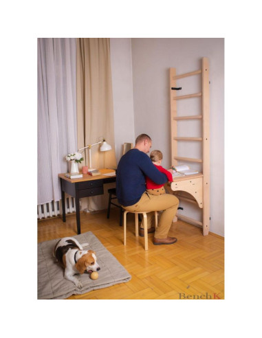 Drabinka z drewnianym do podciągania z biurkiem benchk 112