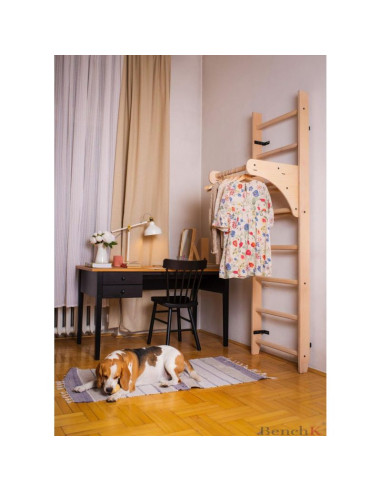 Drabinka z drewnianym do podciągania z biurkiem benchk 112