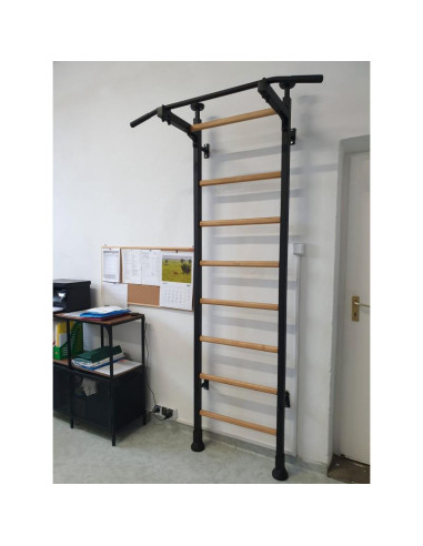 Rozporowa drabinka gimnastyczna drewniano metalowa z metalowym drążkiem w kolorze dębu benchk 511