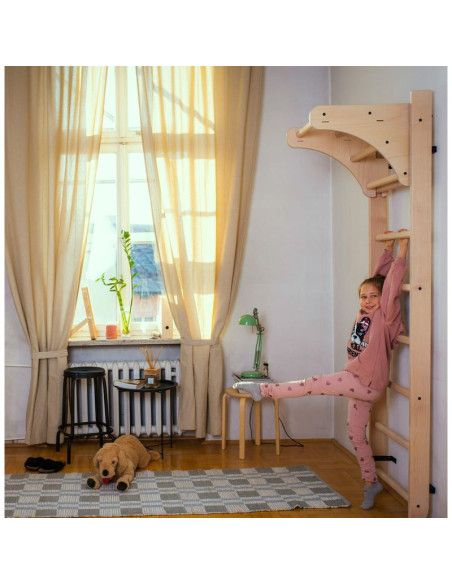 Drabinka z drewnianym drążkiem do podciągania benchk 111