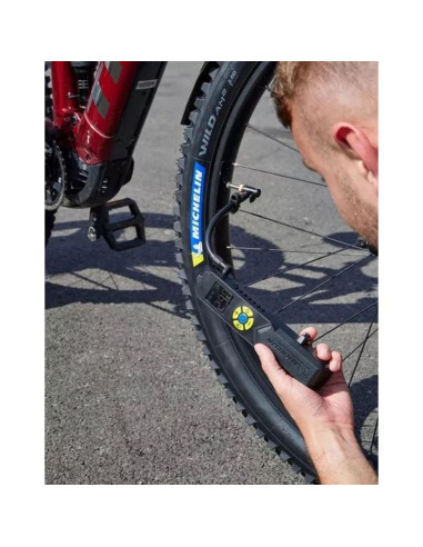 Pompka kompresor turystyczny na akumulator michelin