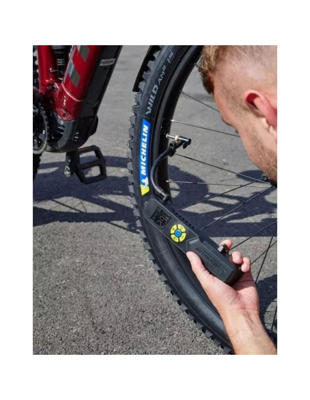 Pompka kompresor turystyczny na akumulator michelin