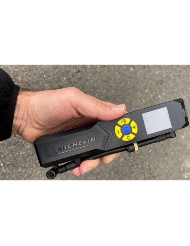 Pompka kompresor turystyczny na akumulator michelin
