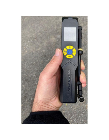 Pompka kompresor turystyczny na akumulator michelin