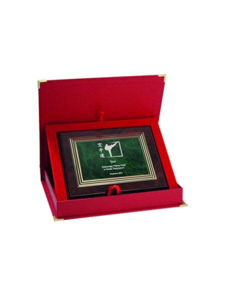 Dyplom z tworzywa sztucznego z grawerem na złotej blaszce + etui