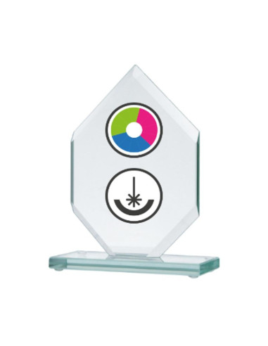 Trofeum szklane z nadrukiem kolorowym luxorjet, grawerowaniem oraz wypełnieniem farbą