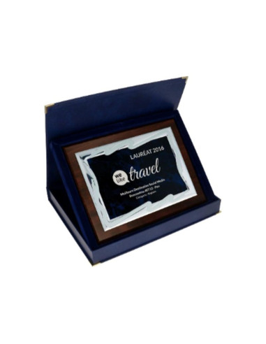Dyplom z tworzywa sztucznego z metalową blaszką grawerowany + etui