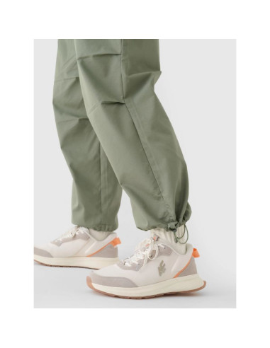 Spodnie casual parachute oversize damskie 4f 4frss24ttrof1330-44s