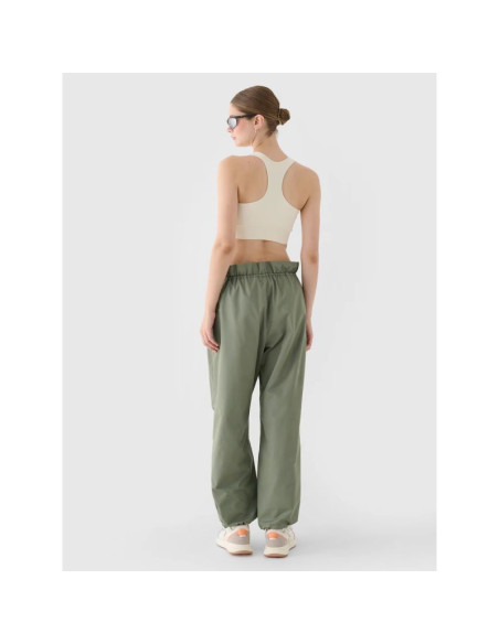Spodnie casual parachute oversize damskie 4f 4frss24ttrof1330-44s
