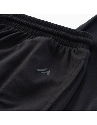 Męskie spodnie nami