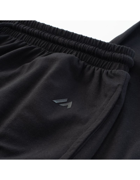 Męskie spodnie nami