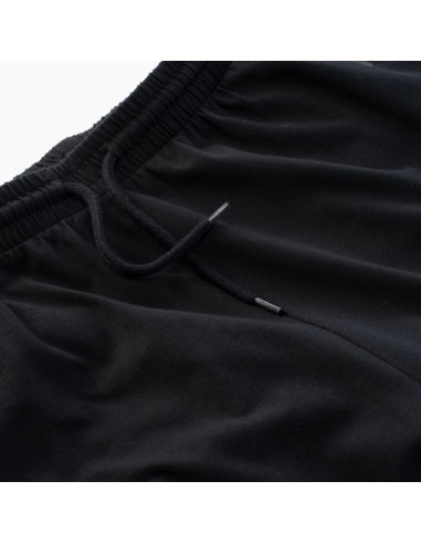 Męskie spodnie nami