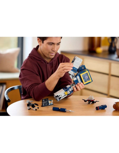 Lego 10358 icons - transformers: soundwave