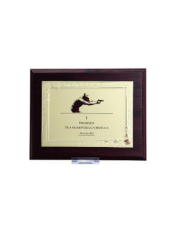 Dyplom z tworzywa sztucznego z metalową blaszką grawerowany