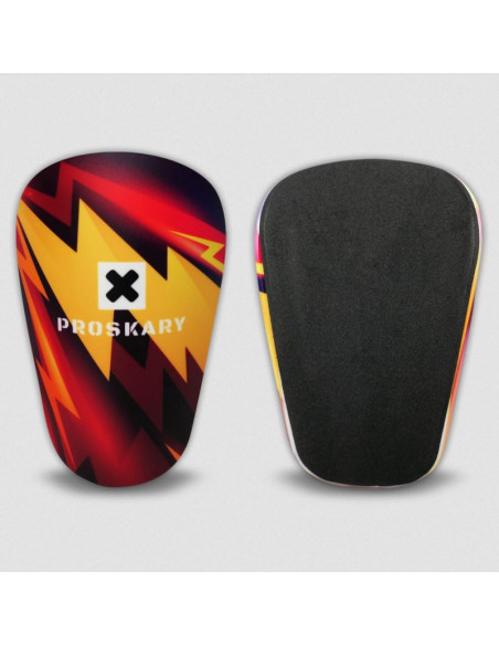 Nagolenniki piłkarskie proskary shin pads 12x8cm comic s989794