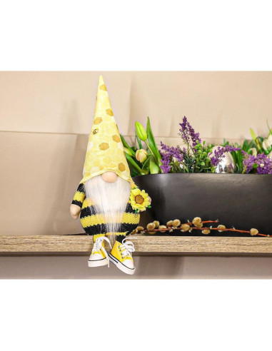 Skrzat gnom siedzący truteń 35+6cm w trampkach dekoracja wiosenna