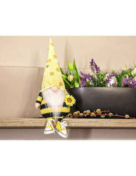 Skrzat gnom siedzący truteń 35+6cm w trampkach dekoracja wiosenna