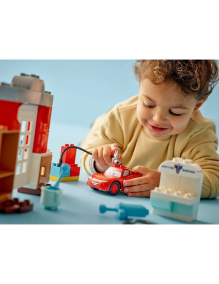 Lego duplo 10456 mcqueen's visit to doc's garage