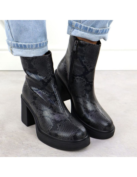 Skórzane botki damskie na słupku wężowe czarne goe  ss2n4152