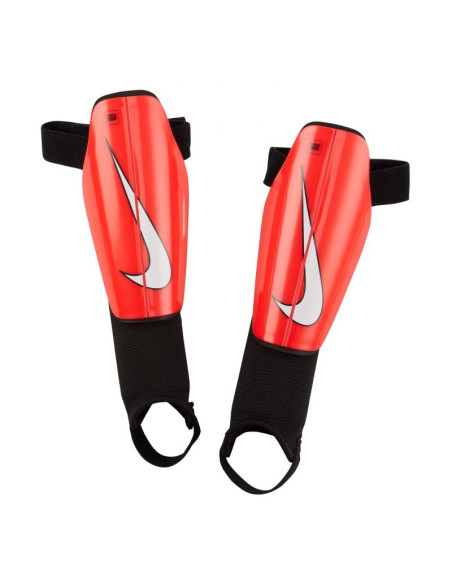 Ochraniacze piłkarskie nike charge dx4610