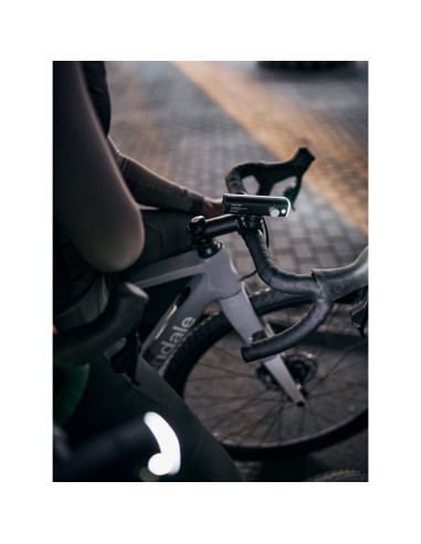 Lampka rowerowa bookman volume front 800