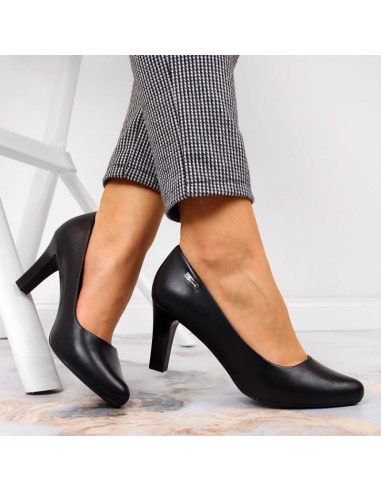 Czarne czółenka na słupku w sergio leone sk39a