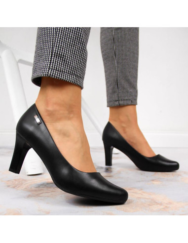 Czarne czółenka na słupku w sergio leone sk39a