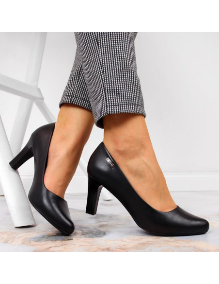 Czarne czółenka na słupku w sergio leone sk39a