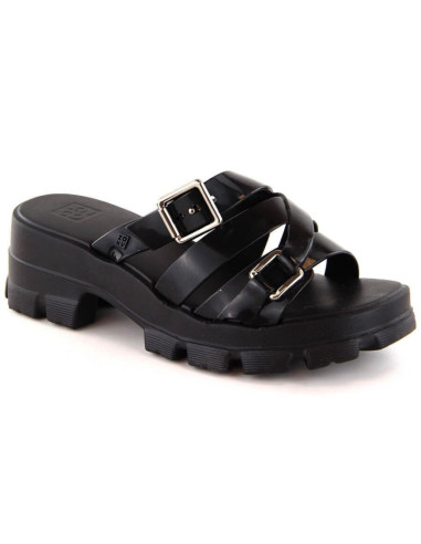 Klapki zaxy pachnące na obcasie nude w nn